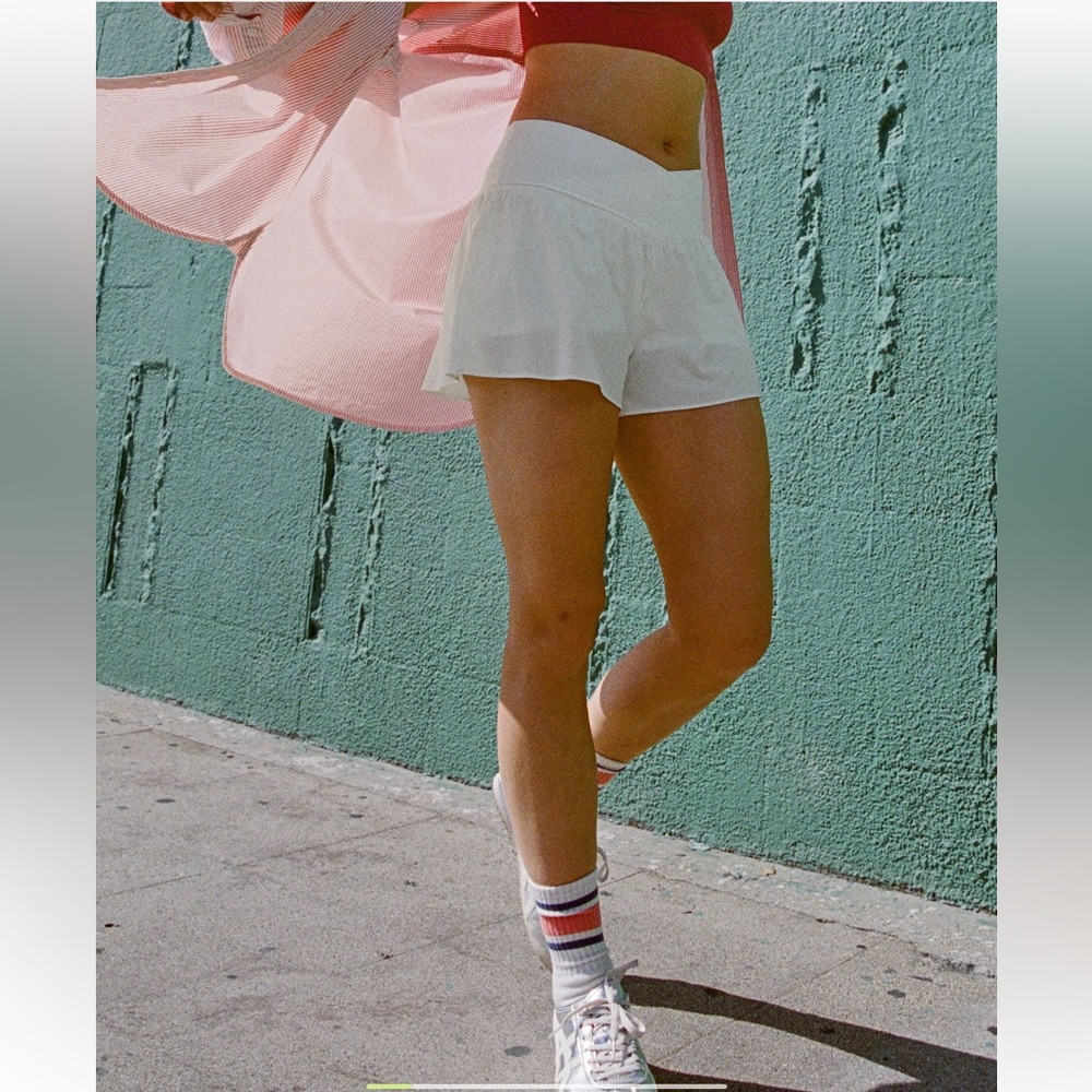 Aerie Offline crossover flows short